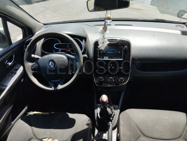 Renault Clio 1.5 DCI · Ano 2014