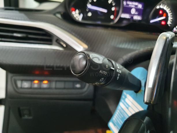 Peugeot 2008 · Ano 2014