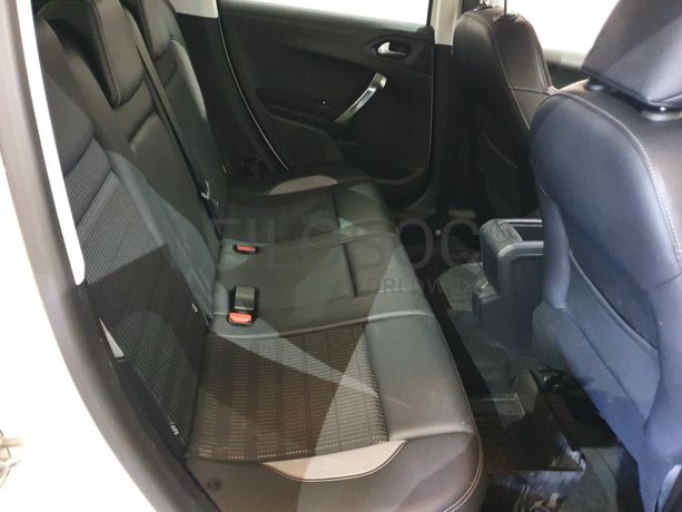 Peugeot 2008 · Ano 2014