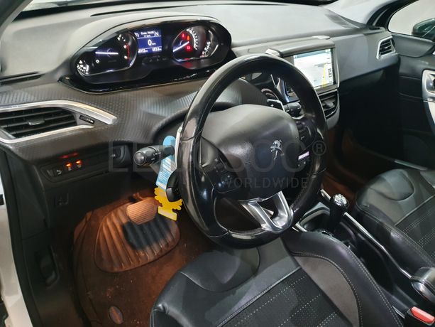 Peugeot 2008 · Ano 2014