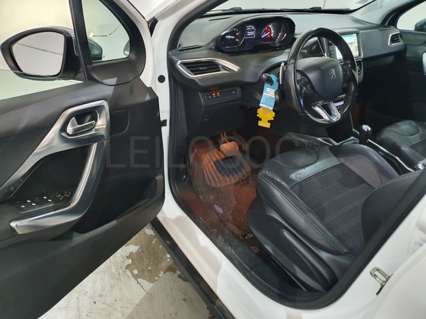 Peugeot 2008 · Ano 2014