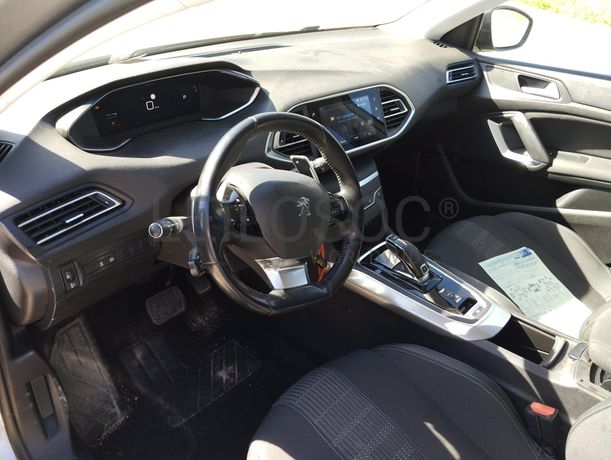 Peugeot 308 · Ano 2021