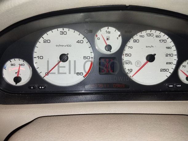 Peugeot 607 · Ano 2001