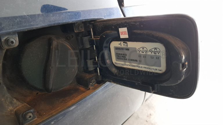 Peugeot 607 · Ano 2001