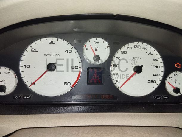 Peugeot 607 · Ano 2001