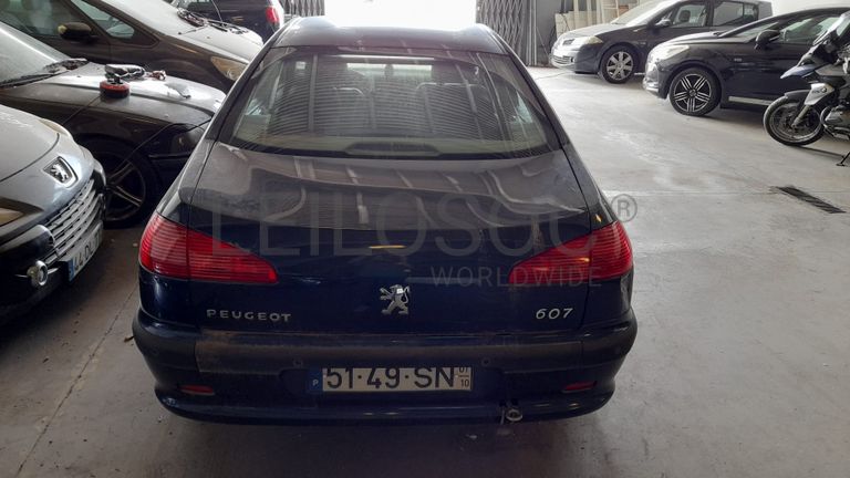 Peugeot 607 · Ano 2001