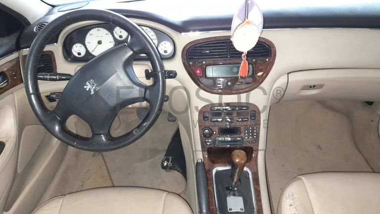 Peugeot 607 · Ano 2001