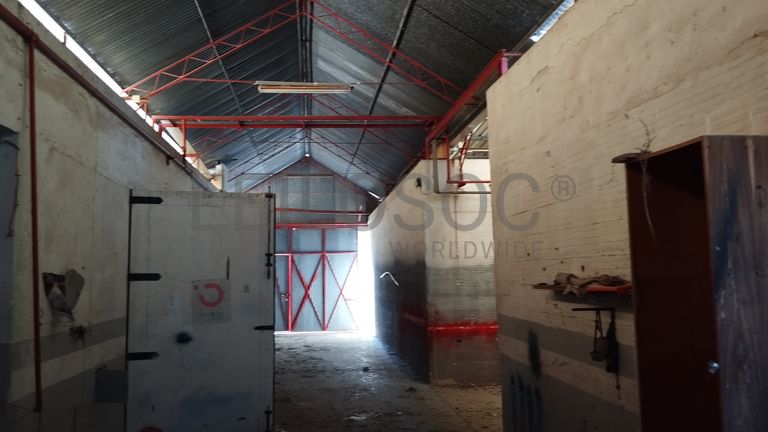 Armazém + Terreno · Santarém