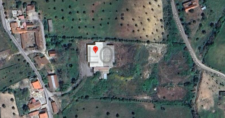 Armazém + Terreno · Santarém