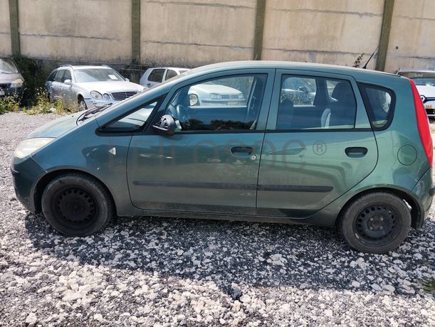 Mitsubishi Colt 1.1 · Ano 2005