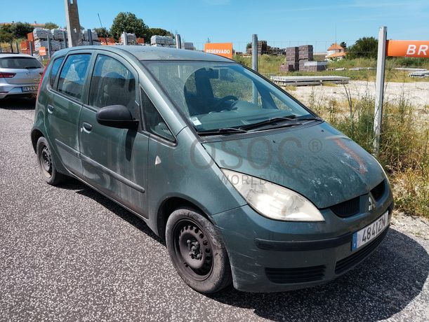 Mitsubishi Colt 1.1 · Ano 2005