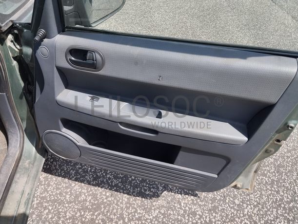 Mitsubishi Colt 1.1 · Ano 2005