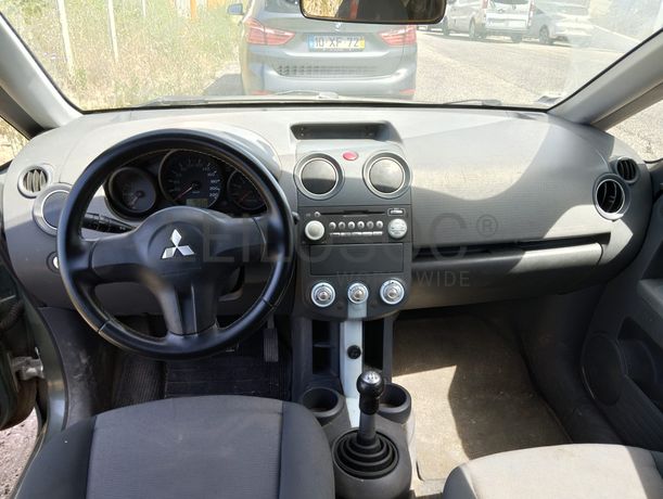Mitsubishi Colt 1.1 · Ano 2005