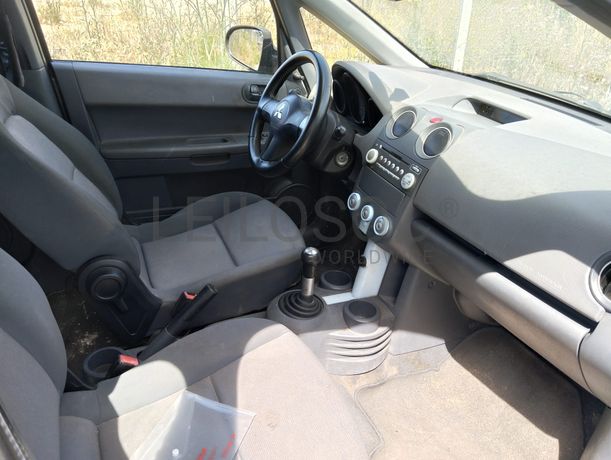 Mitsubishi Colt 1.1 · Ano 2005