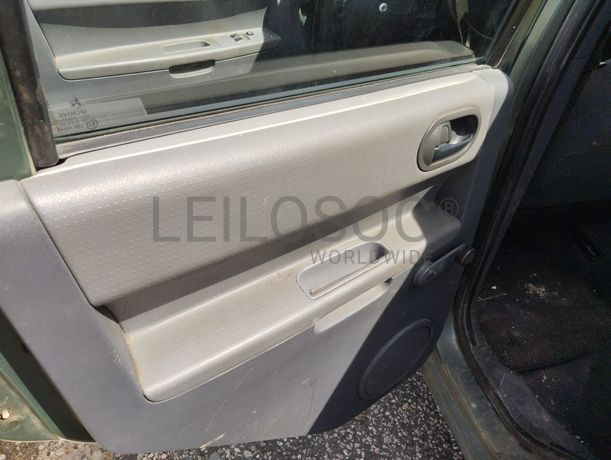 Mitsubishi Colt 1.1 · Ano 2005