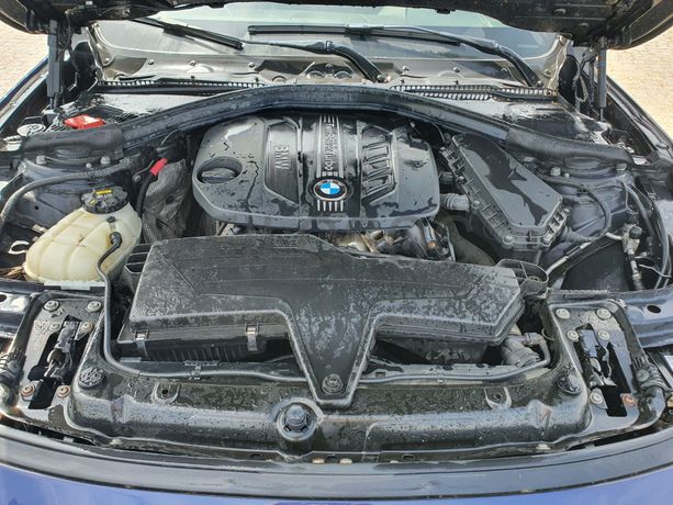 BMW 318D · Ano 2014