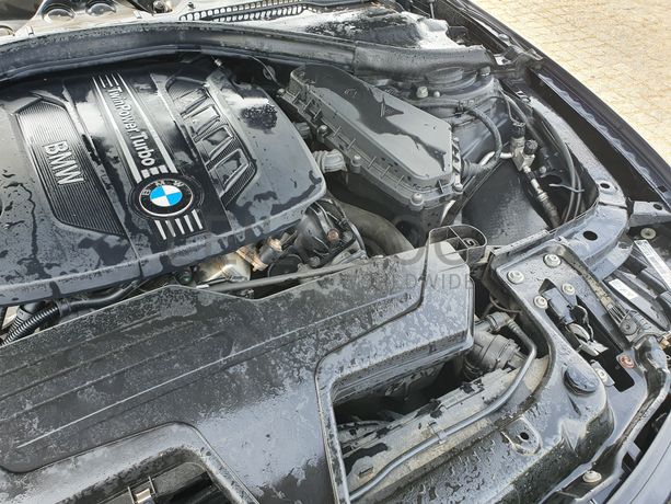 BMW 318D · Ano 2014