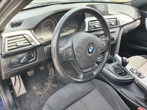 BMW 318D · Ano 2014