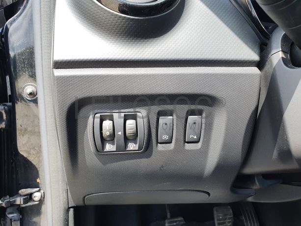 Renault Captur 1.5 DCI · Ano 2016