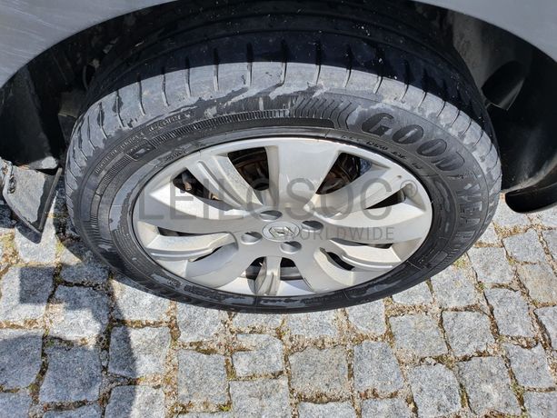 Renault Captur 1.5 DCI · Ano 2016