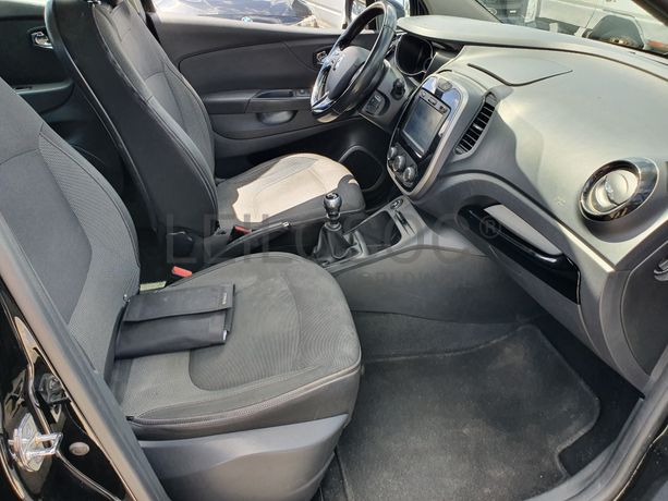 Renault Captur 1.5 DCI · Ano 2016