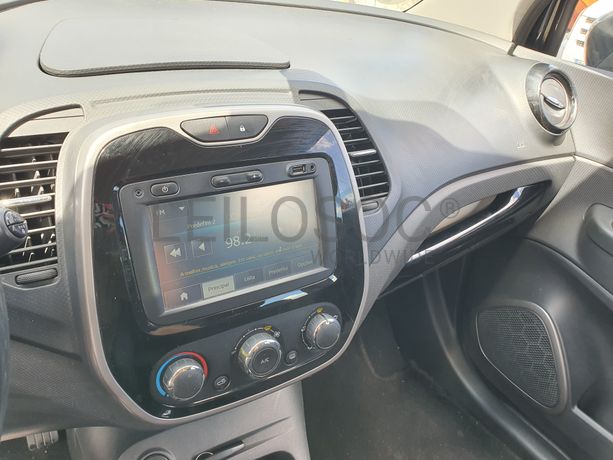 Renault Captur 1.5 DCI · Ano 2016