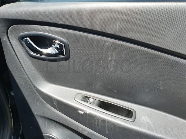 Renault Captur 1.5 DCI · Ano 2016