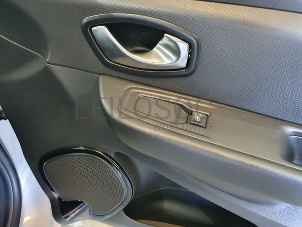 Renault Clio · Ano 2016