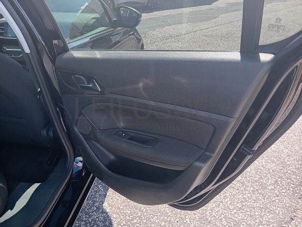 Peugeot 308 · Ano 2015