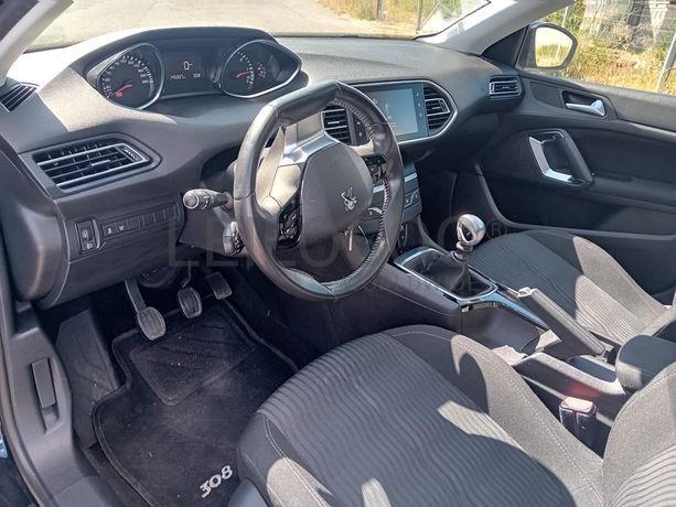 Peugeot 308 · Ano 2015