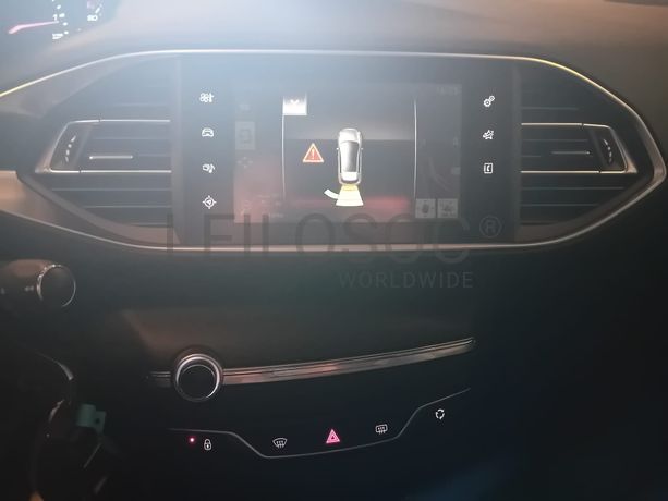 Peugeot 308 · Ano 2015