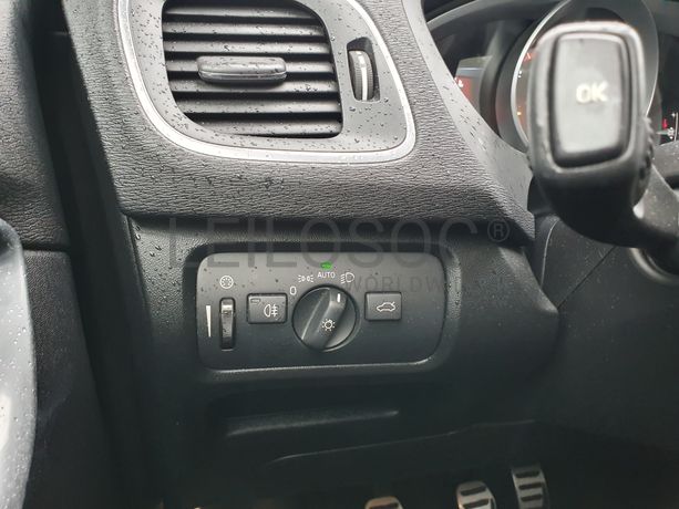 Volvo V40 · Ano 2015