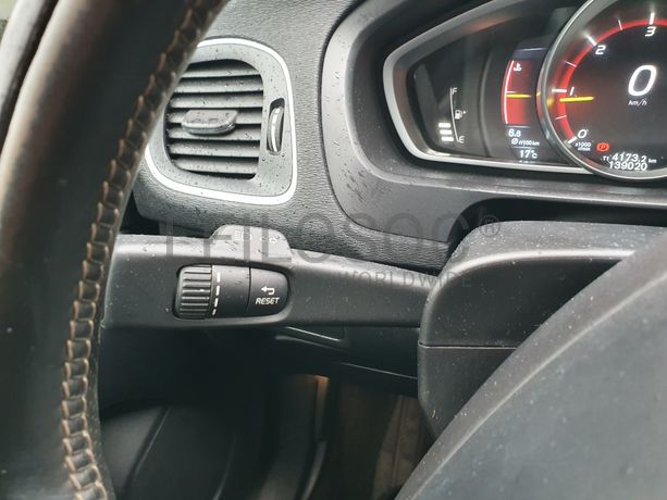 Volvo V40 · Ano 2015