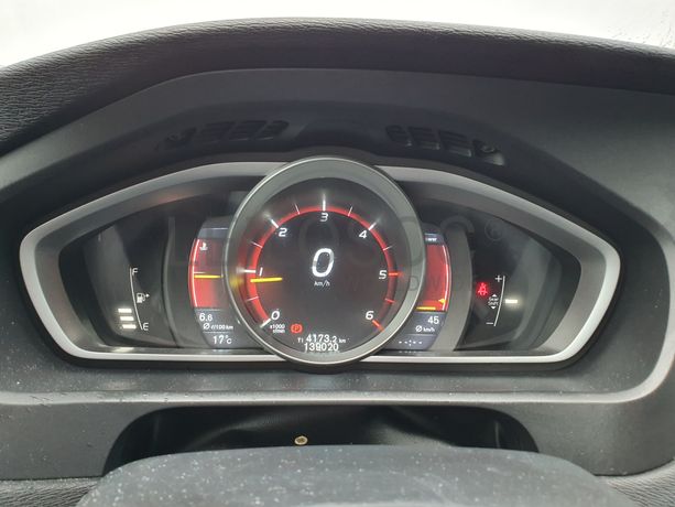 Volvo V40 · Ano 2015