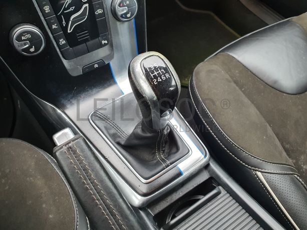 Volvo V40 · Ano 2015