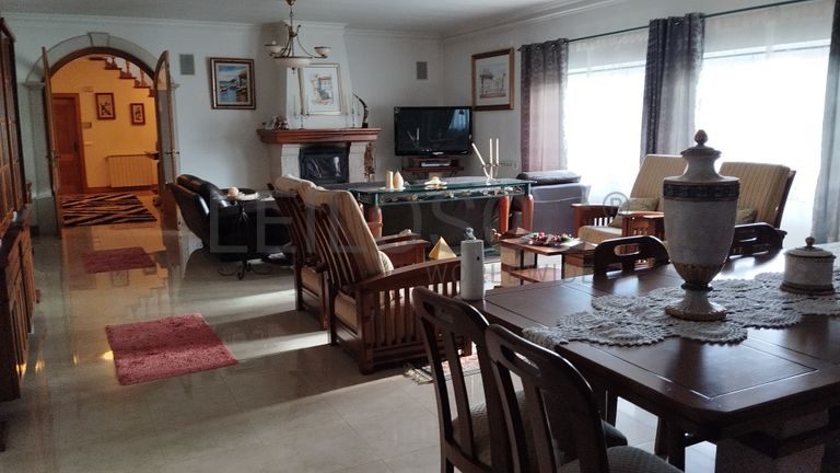 Moradia V4 · Leiria