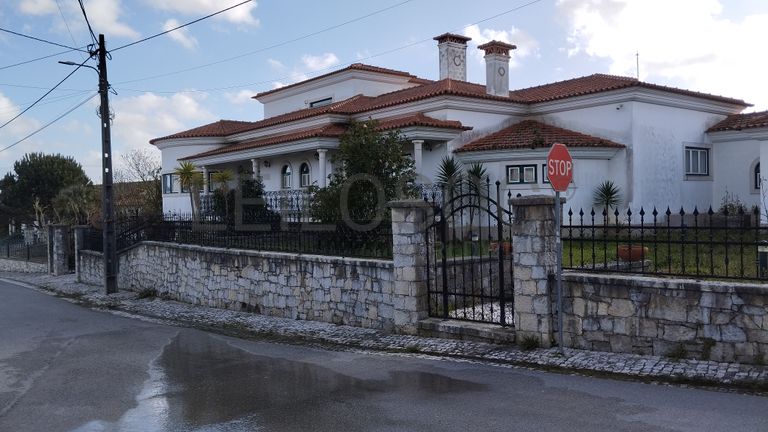 Moradia V4 · Leiria