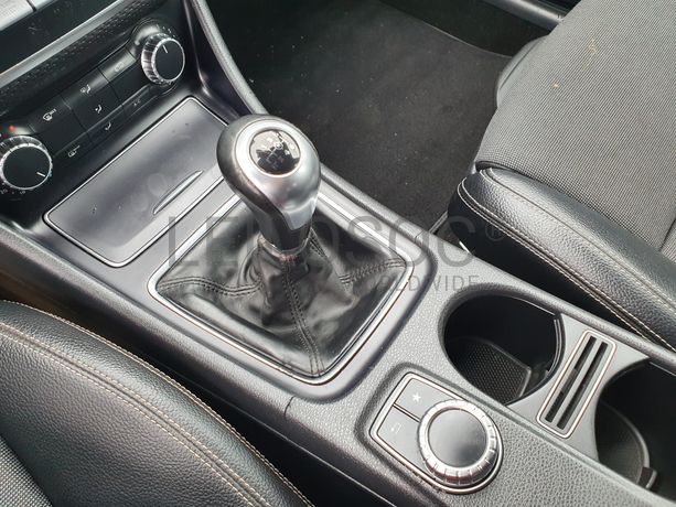 Mercedes-Benz A160D · Ano 2016