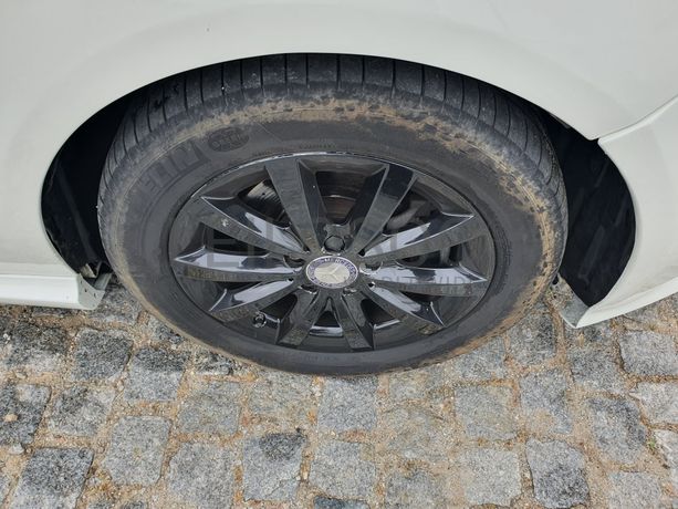 Mercedes-Benz A160D · Ano 2016