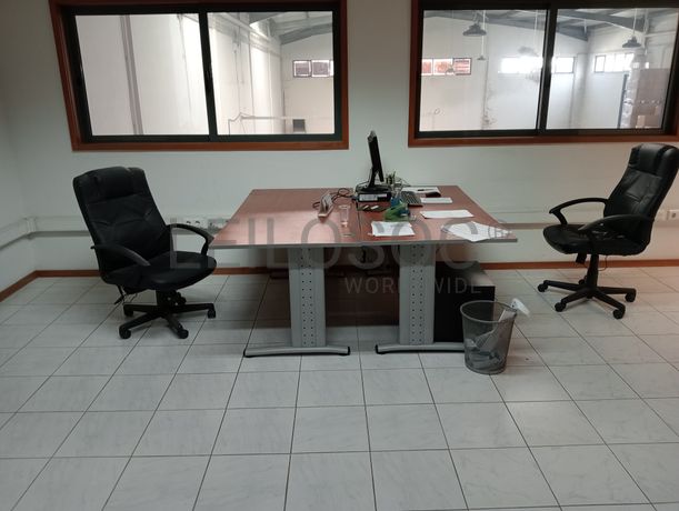 Equipamento de Escritório · Material Informático