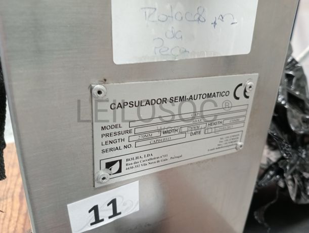 Máquina de rotulagem + Capsuladora semiautomática