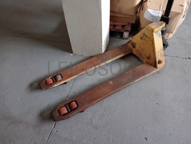 Máquinas de encher · Porta paletes · Diversos