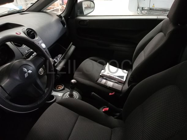 Mitsubishi Colt · Ano 2007
