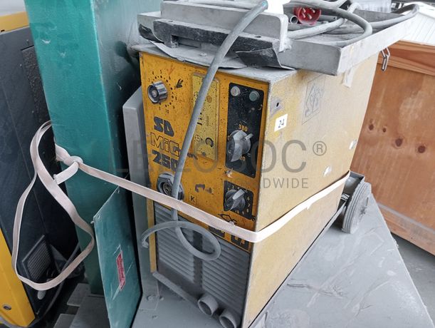 Serrote de disco + Máquina de furar + Aparelho de soldar + Balança