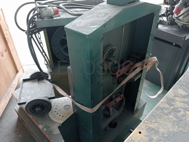 Serrote de disco + Máquina de furar + Aparelho de soldar + Balança