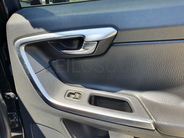 Volvo CX60 · Ano 2009