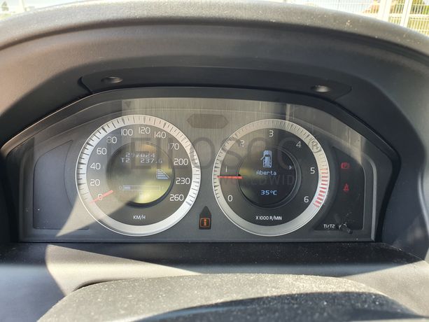 Volvo CX60 · Ano 2009