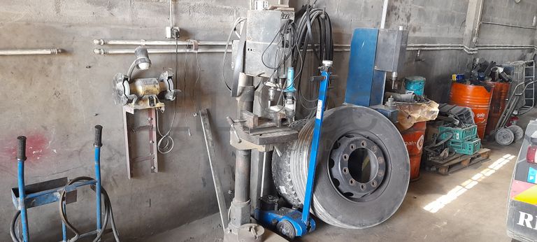 Equipamentos de Oficina · Porta Paletes