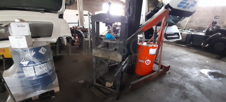 Equipamentos de Oficina · Porta Paletes