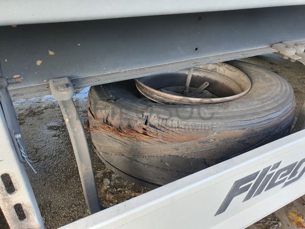 Semirreboque FLIEGL SDS 350